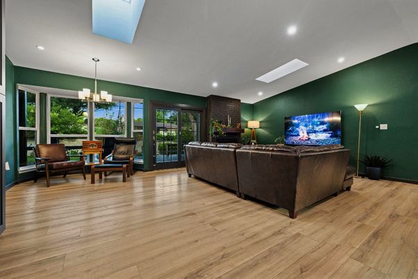 Chandelier, Interior, Living room, Recessed Lighting, Wood Texture Flooring