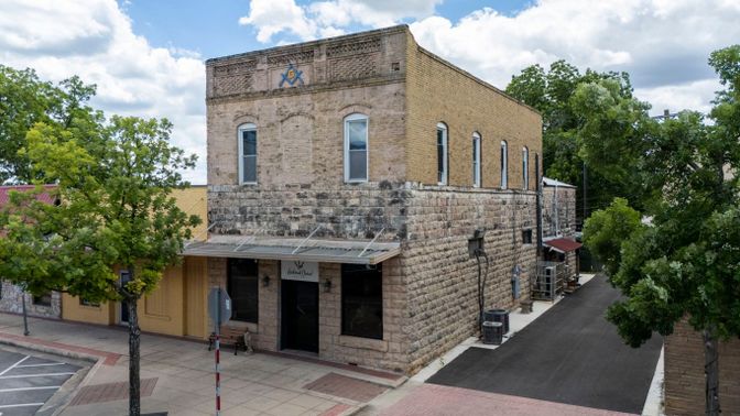 Exterior, Facade, Brick Facade, Rowhouse