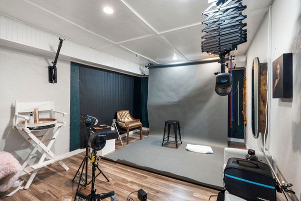 Fitness Equipment, Interior, Recessed Lighting, Wood Texture Flooring