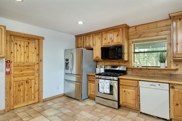 Interior, Kitchen, Recessed Lighting, Wooden Walls