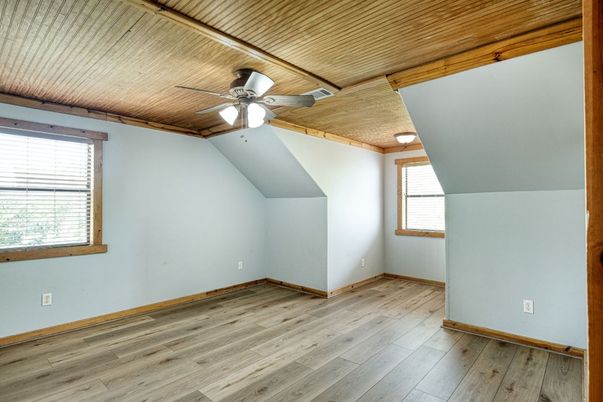 Empty room, Interior, Wooden Ceilings, Wood Texture Flooring