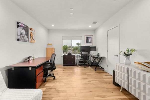Home Office, Interior, Recessed Lighting, Wood Texture Flooring