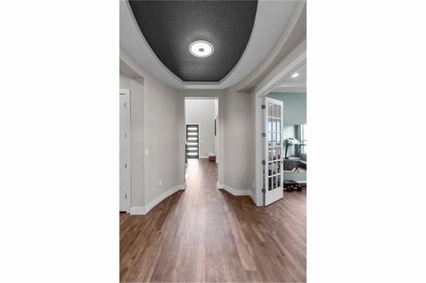 Interior, Recessed Lighting, Wood Texture Flooring