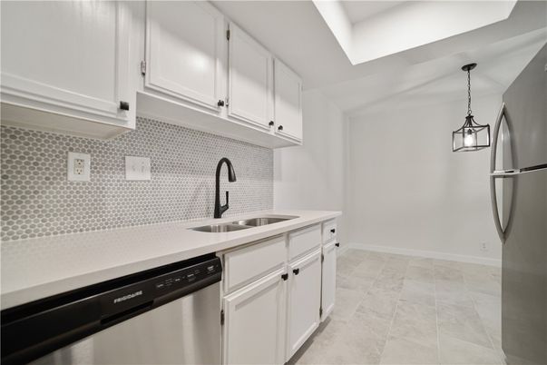Interior, Kitchen, Pendant Lights, Stainless Steel Appliances