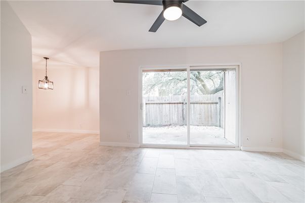 Empty room, Interior, Pendant Lights
