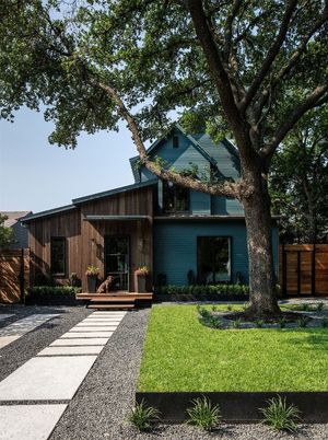 Backyard, Exterior, Facade, Modern