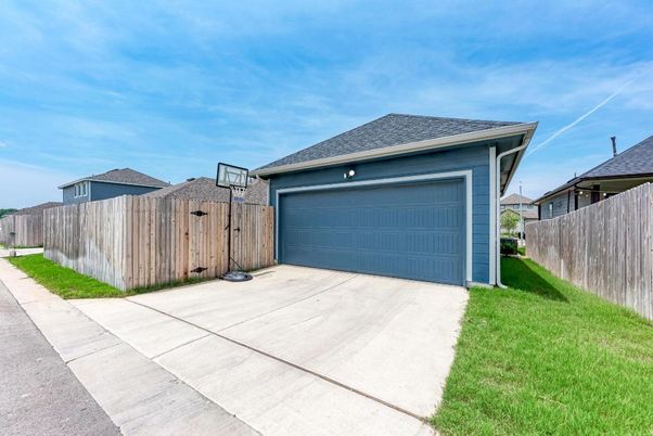 Detached Garage, Exterior