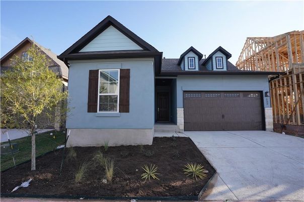 Attached, Exterior, Facade, American Craftsman