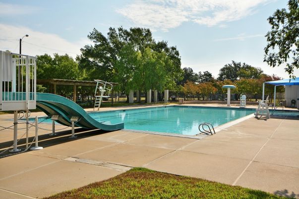 Exterior, Playground, Pool
