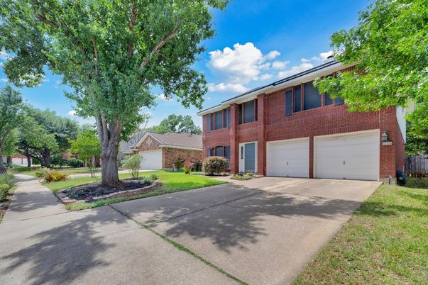 Attached, Exterior, Facade, Brick Facade, Raised Ranch