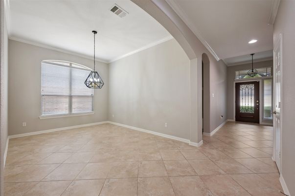 Chandelier, Empty room, Interior, Pendant Lights, Recessed Lighting