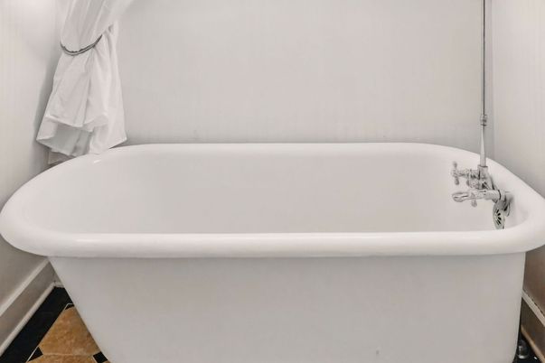 Bathroom, Free Standing Baths, Interior