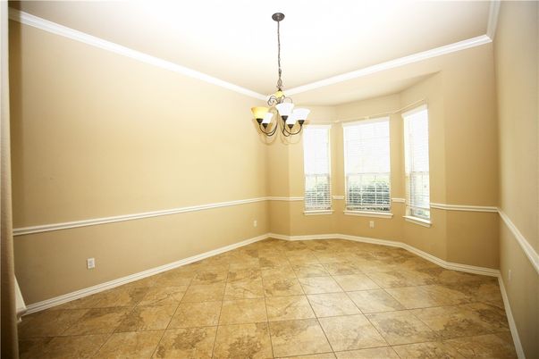 Chandelier, Empty room, Interior, Pendant Lights