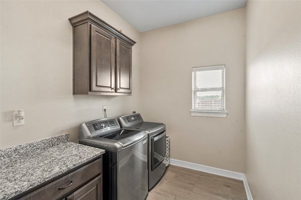 Interior, Washer, Wood Texture Flooring