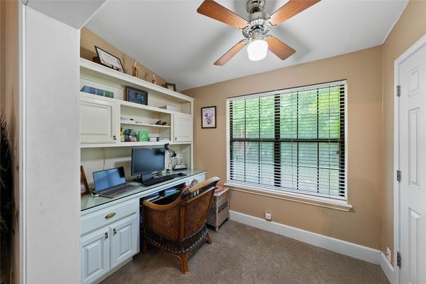 Home Office, Interior