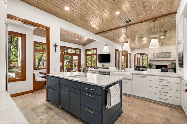 Fireplace, Interior, Kitchen, Pendant Lights, Recessed Lighting, Wooden Ceilings