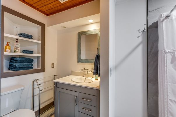 Bathroom, Interior, Recessed Lighting