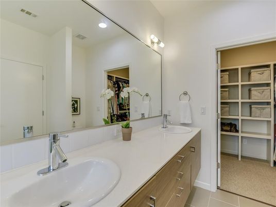 Bathroom, Dual Sink Vanities, Interior, Recessed Lighting