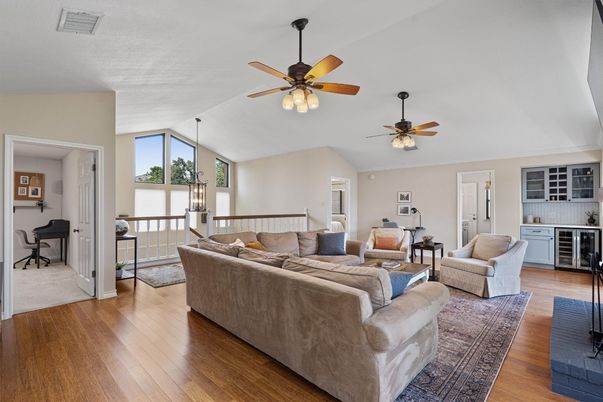 Interior, Living room, Pendant Lights, Wood Texture Flooring