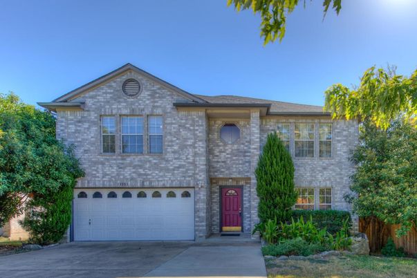 Attached, Exterior, Facade, Brick Traditional