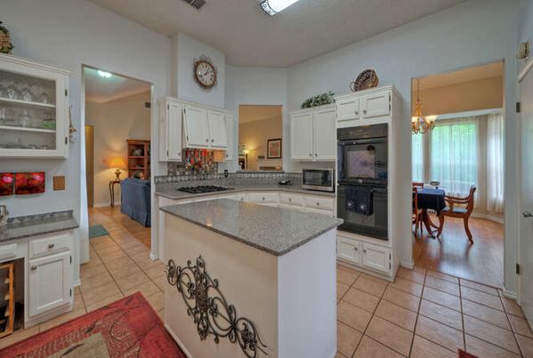 Chandelier, Dining room, Interior, Kitchen