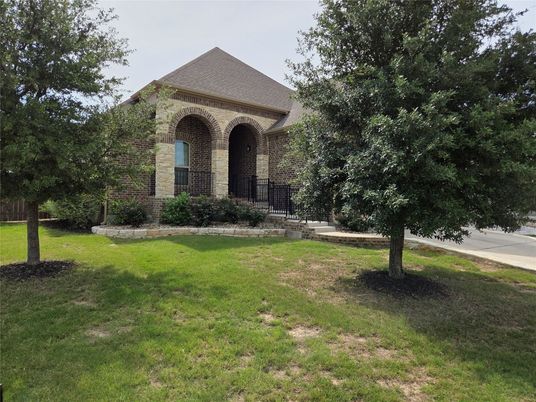 Backyard, Exterior, Facade, Brick Facade, Brick Traditional