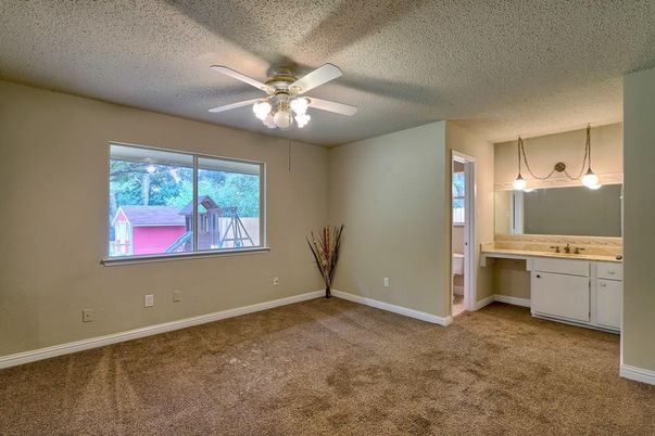 Bathroom, Empty room, Interior, Pendant Lights