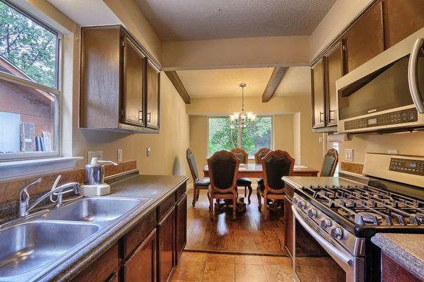 Chandelier, Dining room, Interior, Kitchen, Wood Texture Flooring