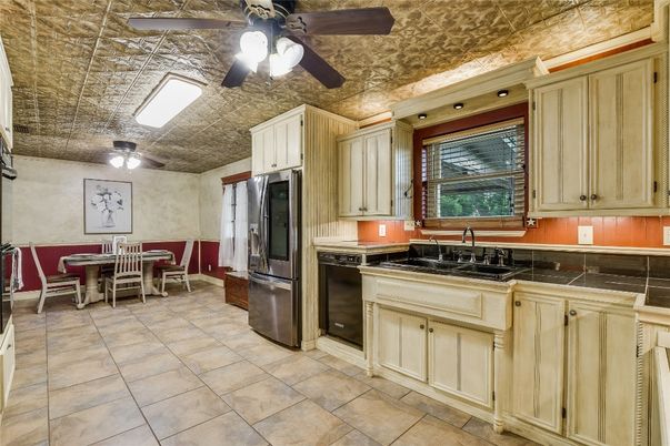 Dining room, Interior, Kitchen, Recessed Lighting