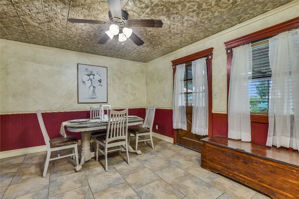 Dining room, Interior