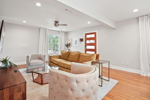 Interior, Living room, Recessed Lighting, Wood Texture Flooring
