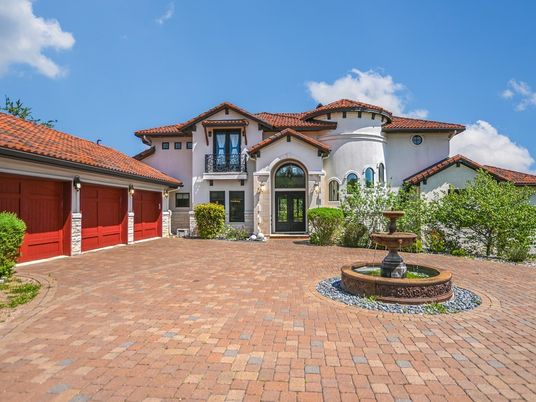 Attached, Exterior, Facade, Spanish Mediterranean