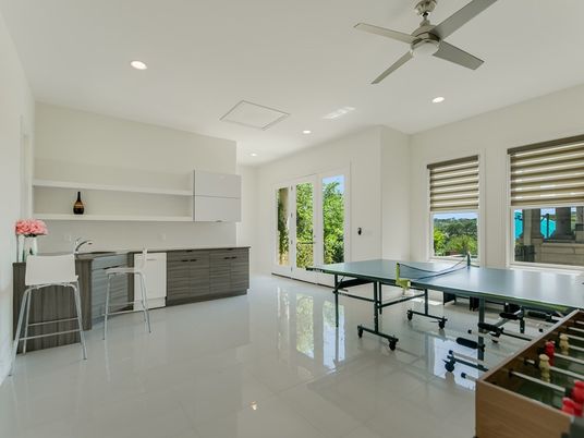 Game Room, Interior, Recessed Lighting