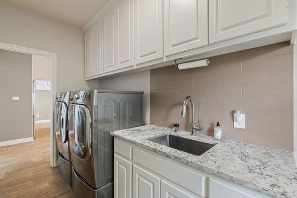 Interior, Washer, Wood Texture Flooring