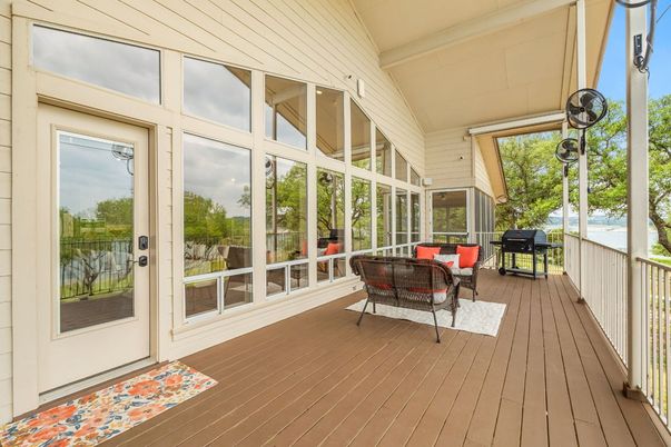 Interior, Sun Room, Water, Wood Texture Flooring