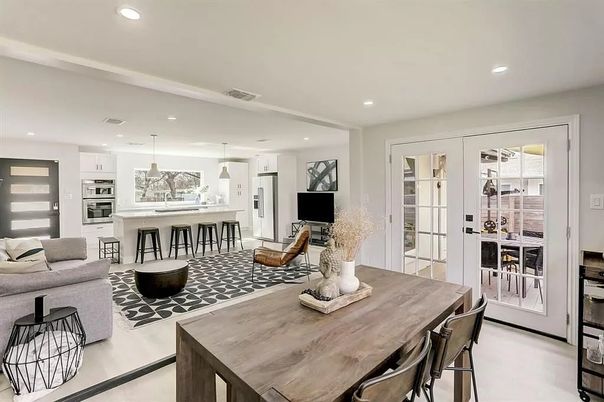 Dining room, Interior, Kitchen, Living room, Pendant Lights, Recessed Lighting, Stainless Steel Appliances