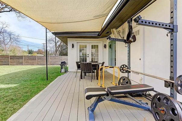 Backyard, Exterior