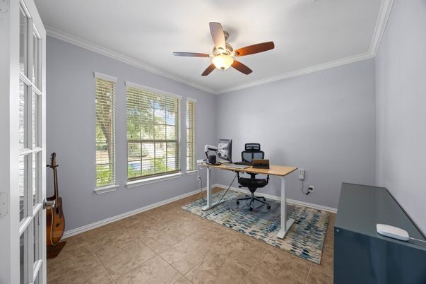 Home Office, Interior