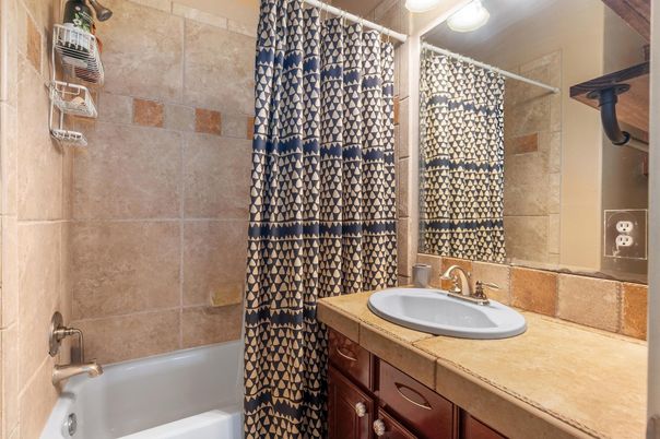 Bathroom, Interior, Tile Countertops