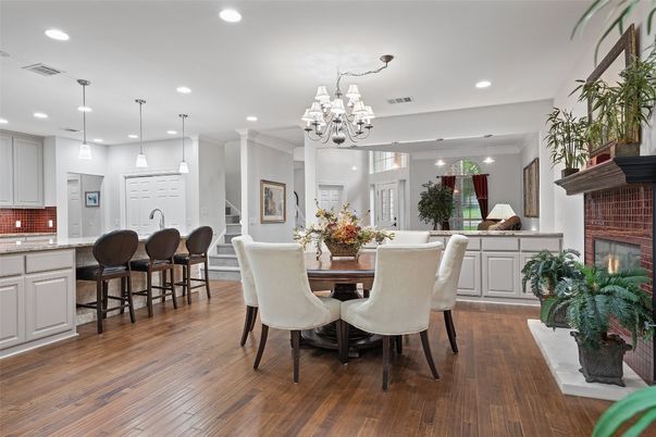 Chandelier, Dining room, Interior, Kitchen, Pendant Lights, Recessed Lighting, Wood Texture Flooring