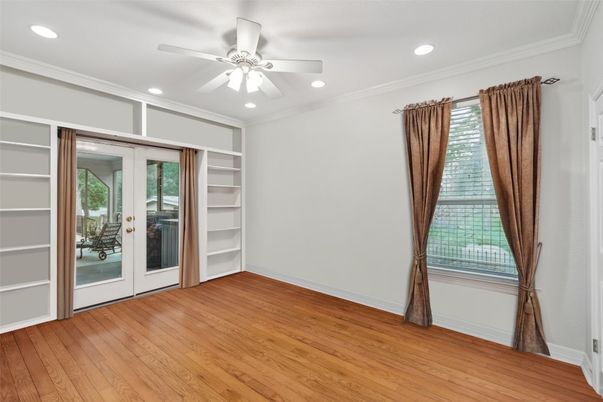Empty room, Interior, Recessed Lighting, Wood Texture Flooring