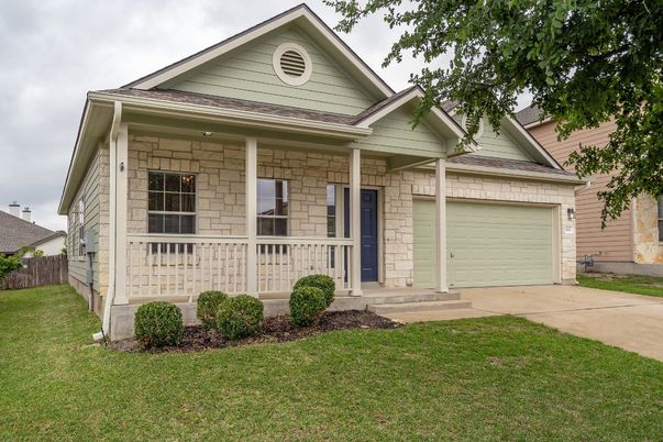 Attached, Exterior, Facade, American Craftsman