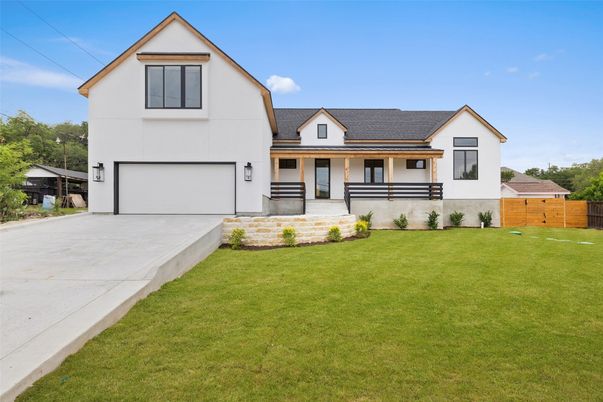 Attached, Exterior, Facade, Farmhouse