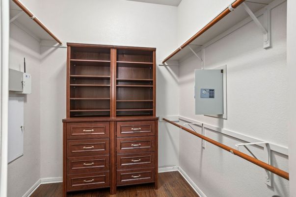 Interior, Walk-in Closets, Wood Texture Flooring