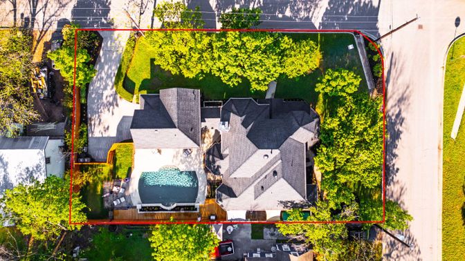Exterior, Drone