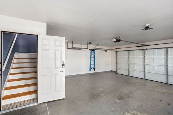 Garage, Interior