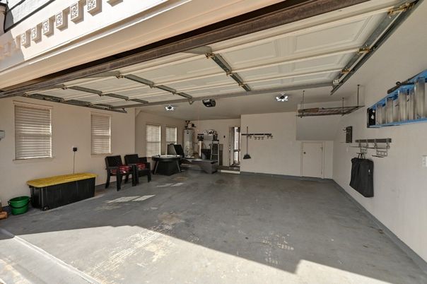 Garage, Interior