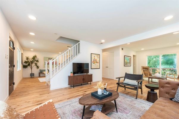 Interior, Living room, Recessed Lighting, Wood Texture Flooring