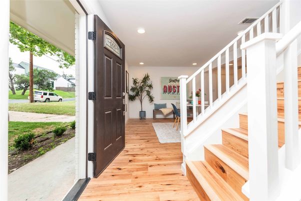 Interior, Recessed Lighting, Wood Texture Flooring