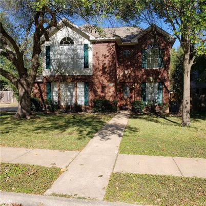 Exterior, Facade, Brick Facade, Brick Traditional